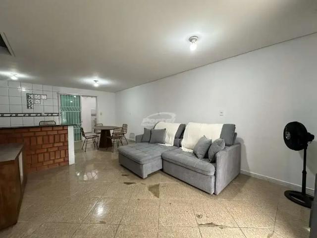Casa / Sobrado para Locação em Balneário Piçarras/SC Centro 3 Quartos