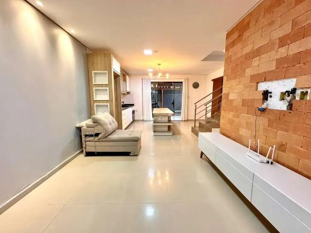 Casa / Sobrado para Locação em Balneário Piçarras/SC Itacolomi 2 Quartos