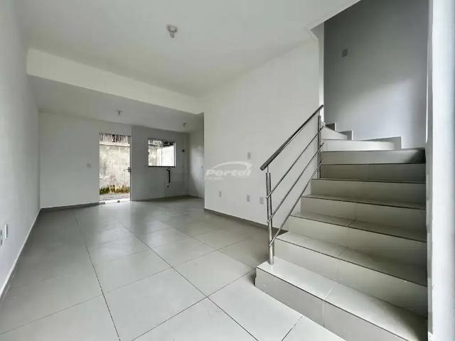 Casa / Sobrado para Locação em Balneário Piçarras/SC Itacolomi 2 Quartos