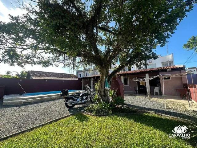Casa / Sobrado para Locação em Balneário Piçarras/SC Itacolomi 3 Quartos