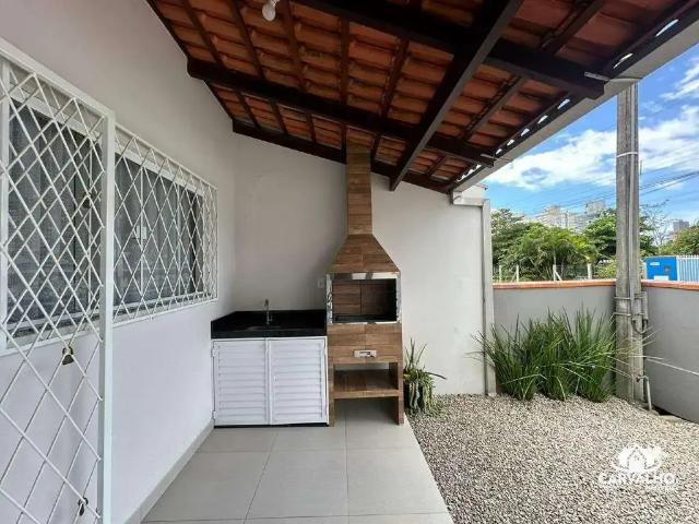 Casa / Sobrado para Locação em Balneário Piçarras/SC Itacolomi 3 Quartos
