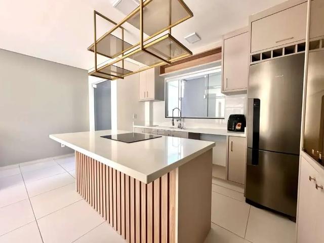Casa / Sobrado para Locação em Balneário Piçarras/SC Itacolomi 3 Quartos