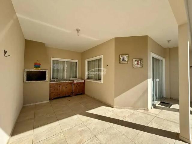 Casa / Sobrado para Locação em Balneário Piçarras/SC Itacolomi 3 Quartos