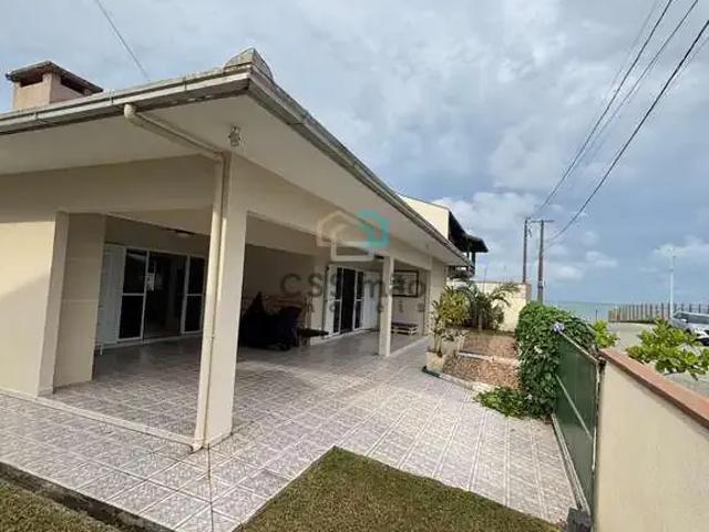 Casa / Sobrado para Locação em Balneário Piçarras/SC Itacolomi 3 Quartos