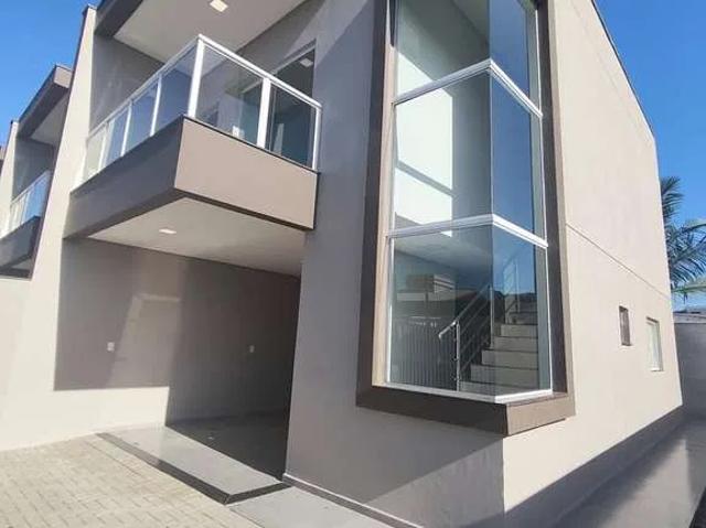 Casa / Sobrado para Locação em Balneário Piçarras/SC Itacolomi 3 Quartos