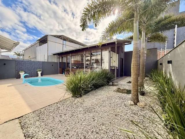 Casa / Sobrado para Locação em Balneário Piçarras/SC Itacolomi 3 Quartos