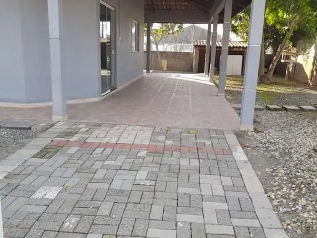 Casa / Sobrado para Locação em Balneário Piçarras/SC Itacolomi 3 Quartos