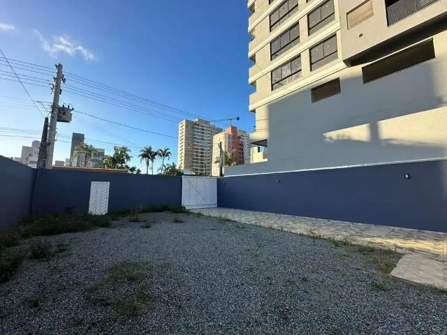 Casa / Sobrado para Locação em Balneário Piçarras/SC Itacolomi 3 Quartos