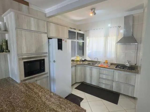 Casa / Sobrado para Locação em Balneário Piçarras/SC Itacolomi 4 Quartos