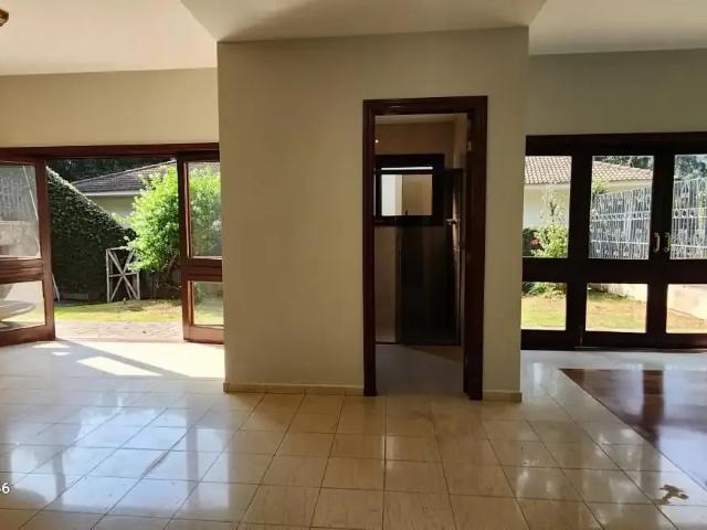Casa / Sobrado para Locação em Barueri/SP Residencial Tamboré 5 Quartos