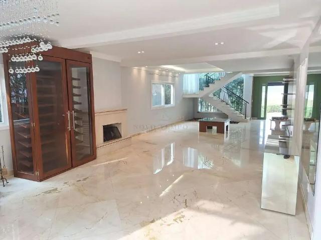 Casa / Sobrado para Locação em Barueri/SP Sítio Tamboré Alphaville 4 Quartos