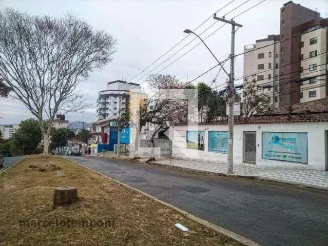 Casa / Sobrado para Locação em Betim/MG Centro 4 Quartos