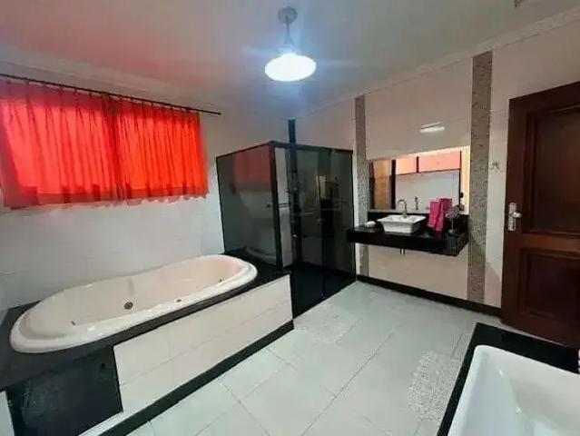 Casa / Sobrado para Locação em Belém/PA Parque Verde 4 Quartos