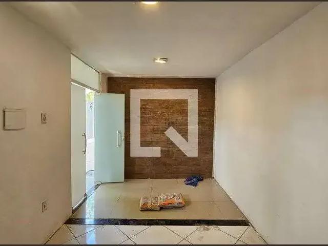 Casa / Sobrado para Locação em Belford Roxo/RJ Areia Branca 2 Quartos