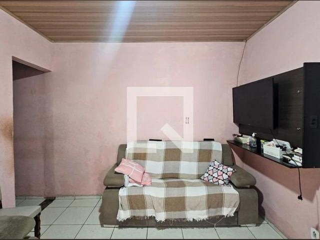Casa / Sobrado para Locação em Belford Roxo/RJ Heliópolis 2 Quartos