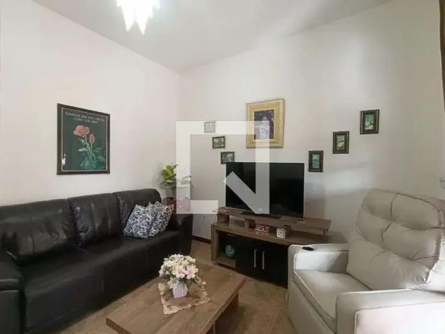 Casa / Sobrado para Locação em Belford Roxo/RJ Heliópolis 3 Quartos