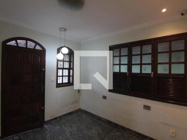 Casa / Sobrado para Locação em Belo Horizonte/MG Venda Nova 3 Quartos