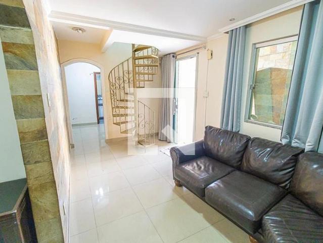 Casa / Sobrado para Locação em Belo Horizonte/MG Alípio de Melo 2 Quartos