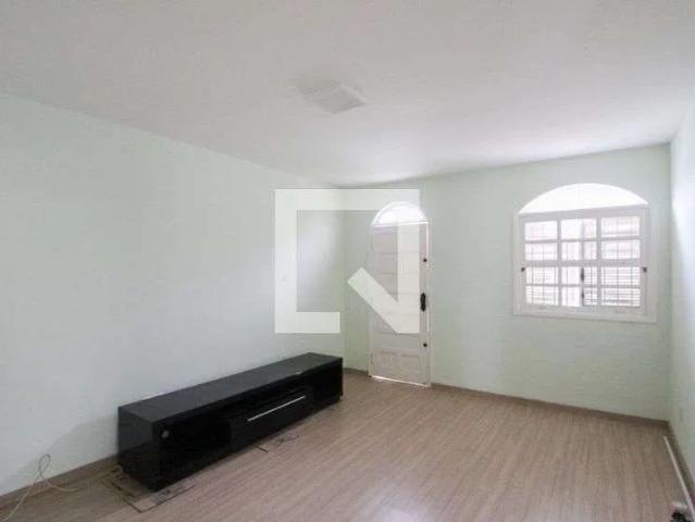 Casa / Sobrado para Locação em Belo Horizonte/MG Alípio de Melo 3 Quartos