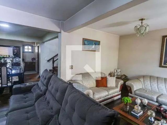 Casa / Sobrado para Locação em Belo Horizonte/MG Aparecida 4 Quartos
