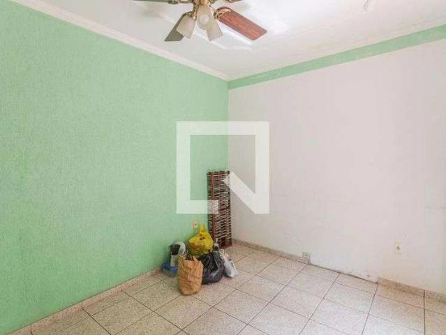 Casa / Sobrado para Locação em Belo Horizonte/MG Aparecida 5 Quartos