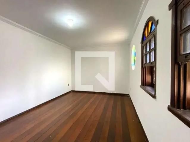Casa / Sobrado para Locação em Belo Horizonte/MG Barroca 3 Quartos