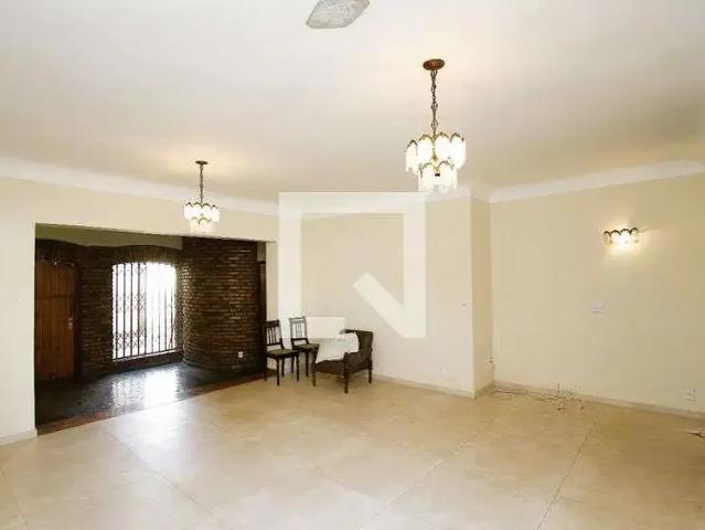 Casa / Sobrado para Locação em Belo Horizonte/MG Belvedere 5 Quartos