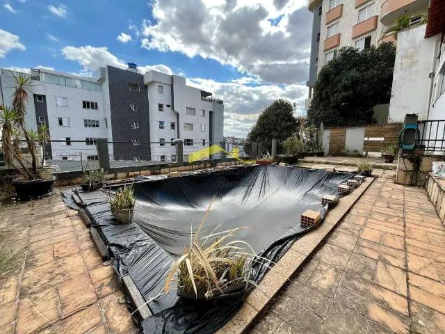 Casa / Sobrado para Locação em Belo Horizonte/MG Buritis 5 Quartos