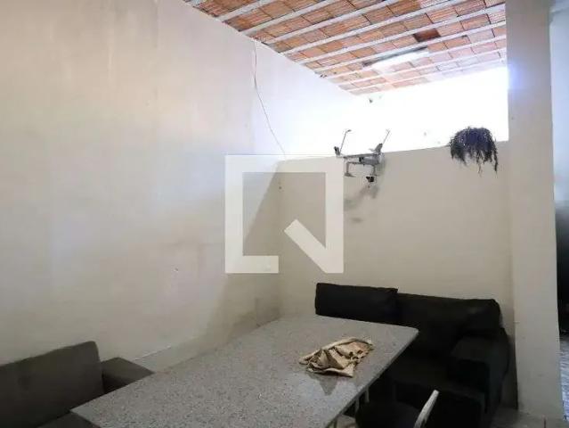 Casa / Sobrado para Locação em Belo Horizonte/MG Cachoeirinha 2 Quartos