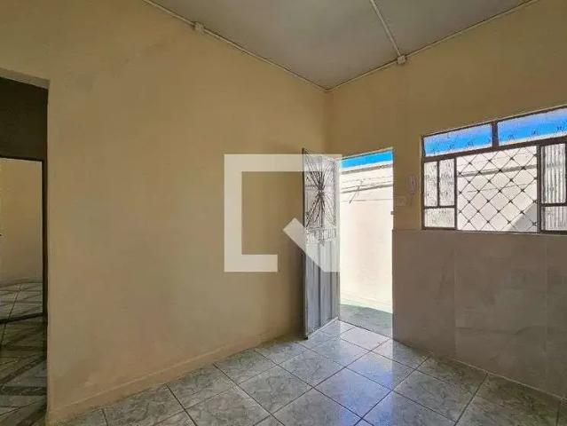 Casa / Sobrado para Locação em Belo Horizonte/MG Cachoeirinha 2 Quartos