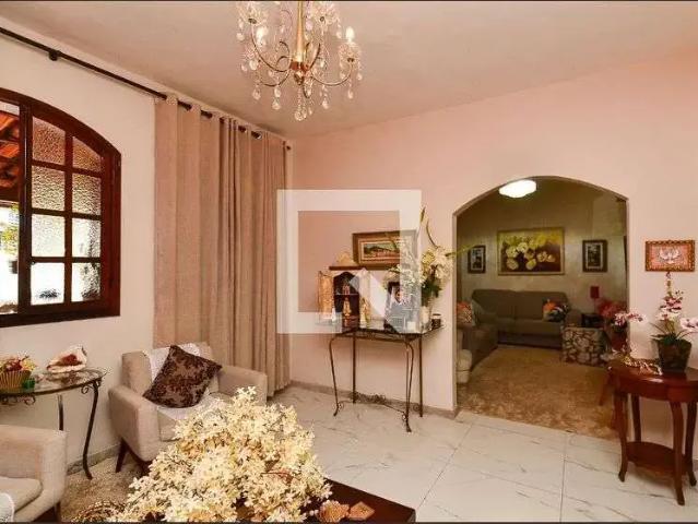 Casa / Sobrado para Locação em Belo Horizonte/MG Cachoeirinha 4 Quartos