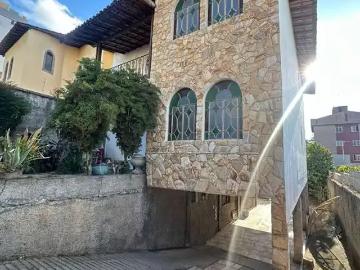 Casa / Sobrado para Locação em Belo Horizonte/MG Cachoeirinha 4 Quartos