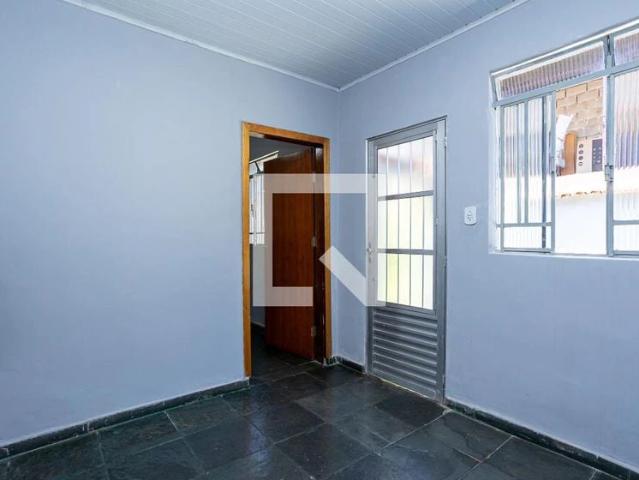 Casa / Sobrado para Locação em Belo Horizonte/MG Caiçaras 2 Quartos