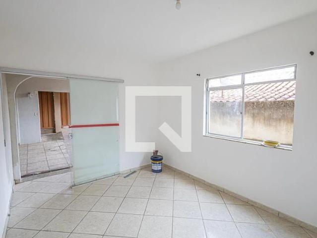 Casa / Sobrado para Locação em Belo Horizonte/MG Cenáculo 2 Quartos