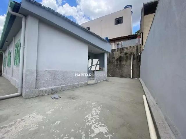 Casa / Sobrado para Locação em Belo Horizonte/MG Céu Azul 2 Quartos
