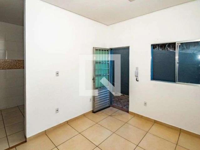 Casa / Sobrado para Locação em Belo Horizonte/MG Dom Bosco 2 Quartos