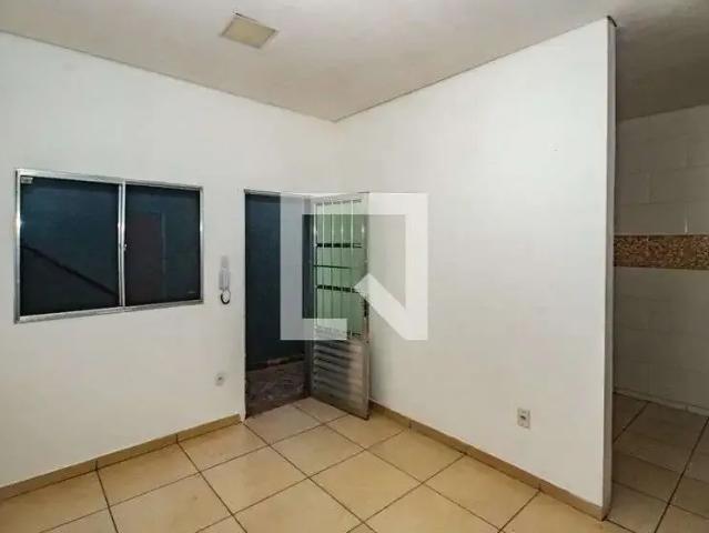 Casa / Sobrado para Locação em Belo Horizonte/MG Dom Bosco 2 Quartos