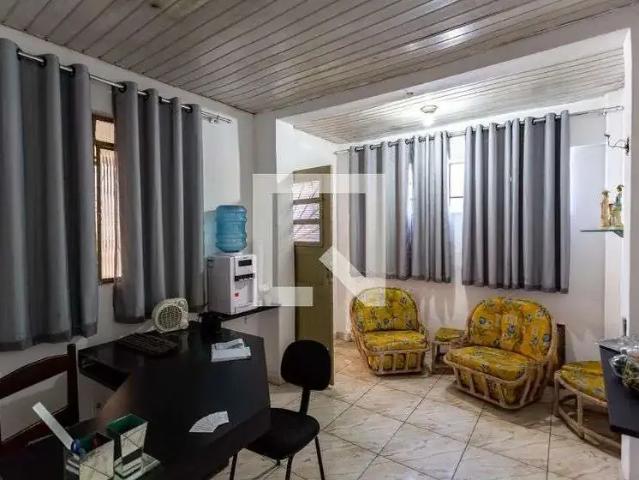 Casa / Sobrado para Locação em Belo Horizonte/MG Dom Bosco 2 Quartos