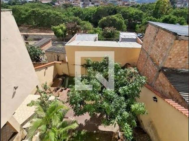 Casa / Sobrado para Locação em Belo Horizonte/MG Dom Silvério 3 Quartos