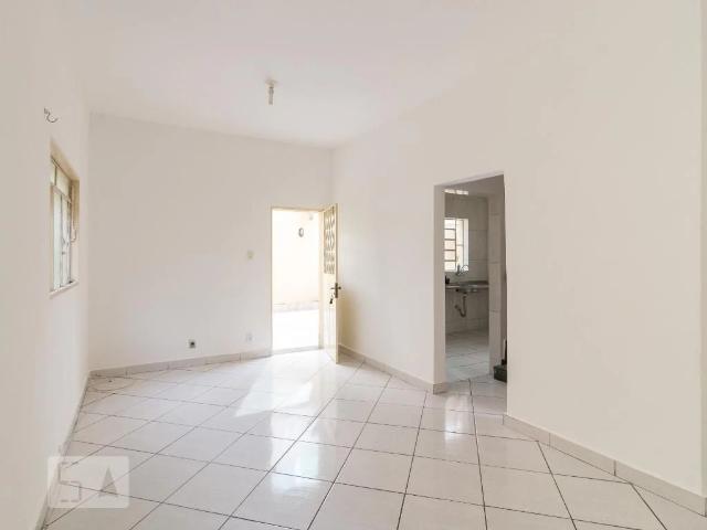 Casa / Sobrado para Locação em Belo Horizonte/MG Dona Clara 2 Quartos
