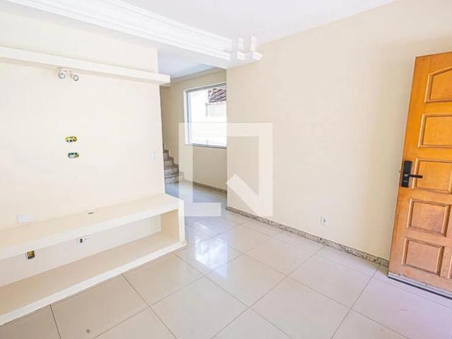 Casa / Sobrado para Locação em Belo Horizonte/MG Dona Clara 3 Quartos