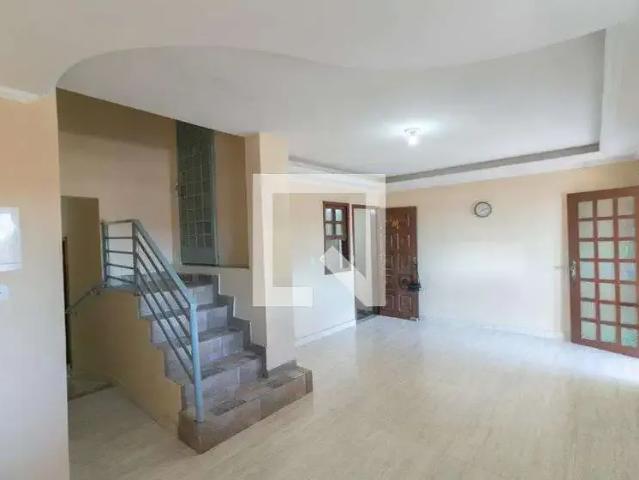 Casa / Sobrado para Locação em Belo Horizonte/MG Etelvina Carneiro 3 Quartos