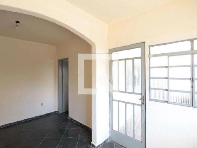 Casa / Sobrado para Locação em Belo Horizonte/MG Glória 1 Quartos