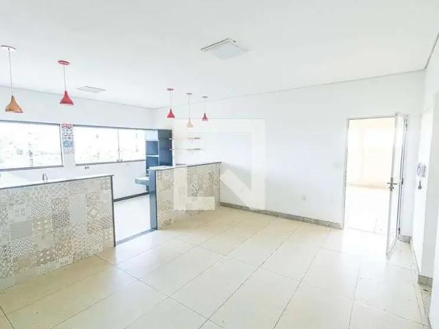 Casa / Sobrado para Locação em Belo Horizonte/MG Glória 2 Quartos