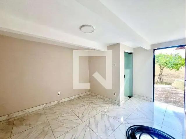 Casa / Sobrado para Locação em Belo Horizonte/MG Glória 4 Quartos