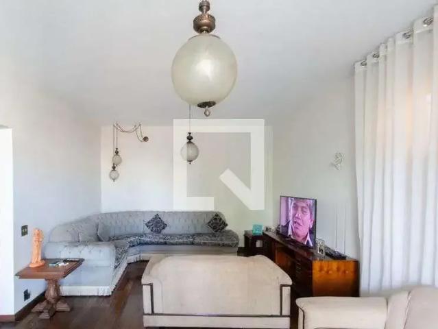 Casa / Sobrado para Locação em Belo Horizonte/MG Glória 4 Quartos