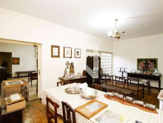 Casa / Sobrado para Locação em Belo Horizonte/MG Gutierrez 4 Quartos