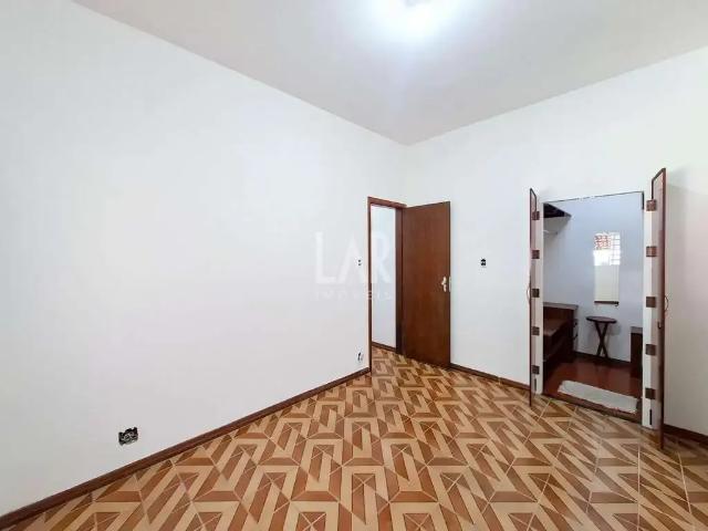 Casa / Sobrado para Locação em Belo Horizonte/MG Heliópolis 4 Quartos