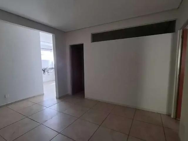Casa / Sobrado para Locação em Belo Horizonte/MG Ipiranga 2 Quartos