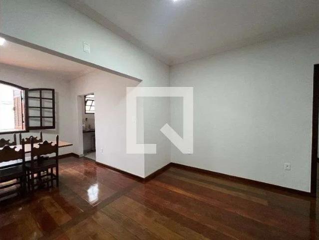 Casa / Sobrado para Locação em Belo Horizonte/MG Itapoã 3 Quartos